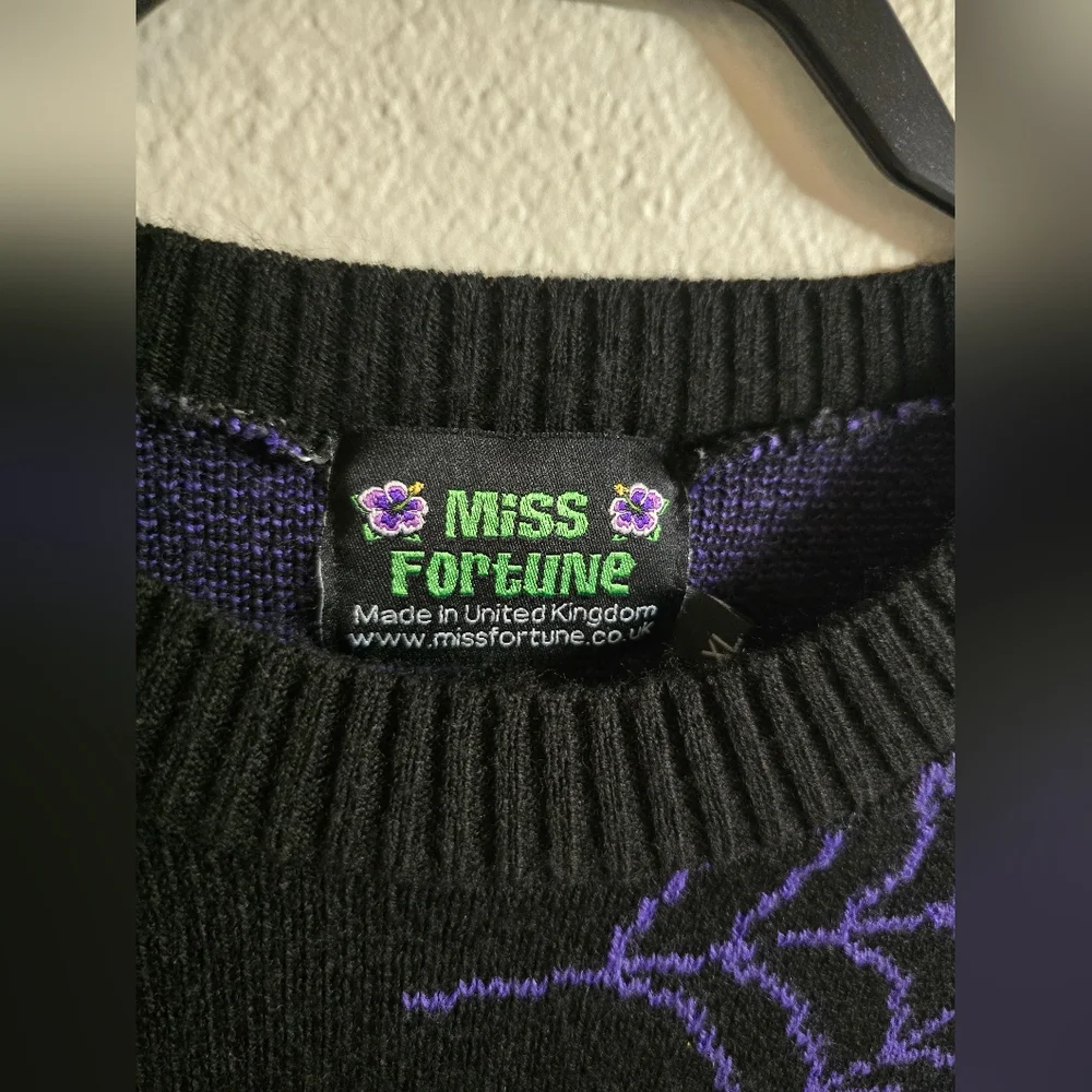 Goth Crop Sweater - Picture 3 of 5